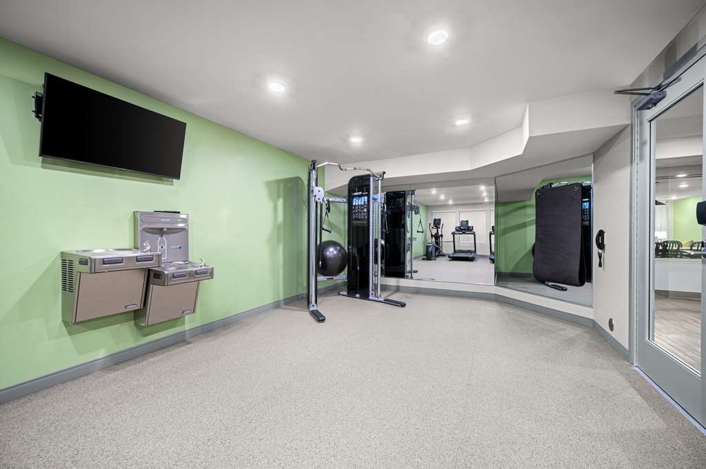 WoodSpring Suites Dearborn Detroit - photo 29