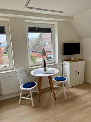 Lüttje Ginsterhuus Ferienwohnung Wilde Brise — 4-Star Luxury Hotel in Norderney, Germany