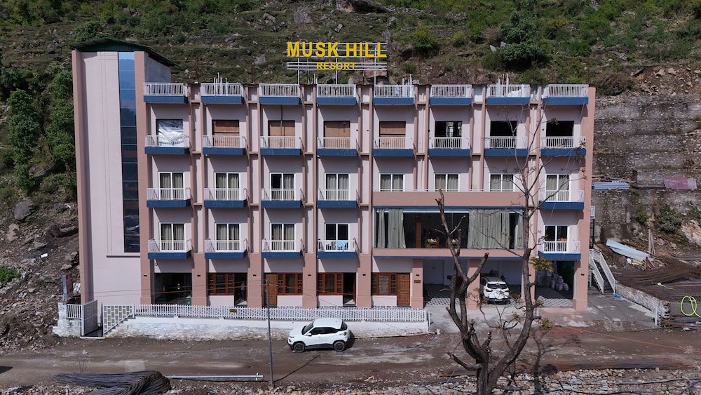 Musk Hill Resort in Sitapur, India
