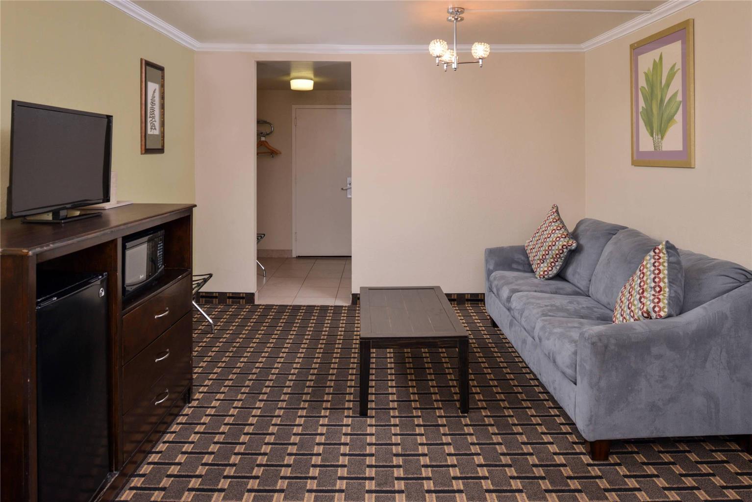 Quality Inn & Suites Montebello Los Angeles - photo 25