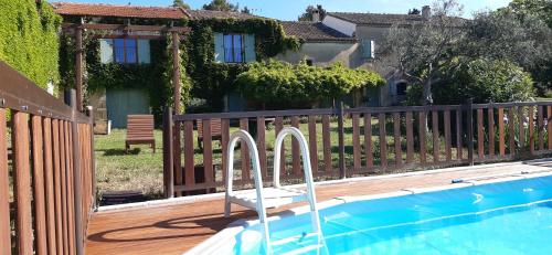 Mas Le Devenson — hotel in Mouries