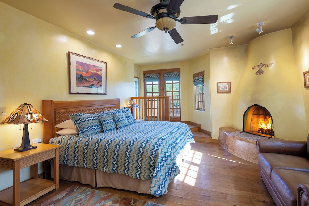 Inn on La Loma Plaza - photo 36