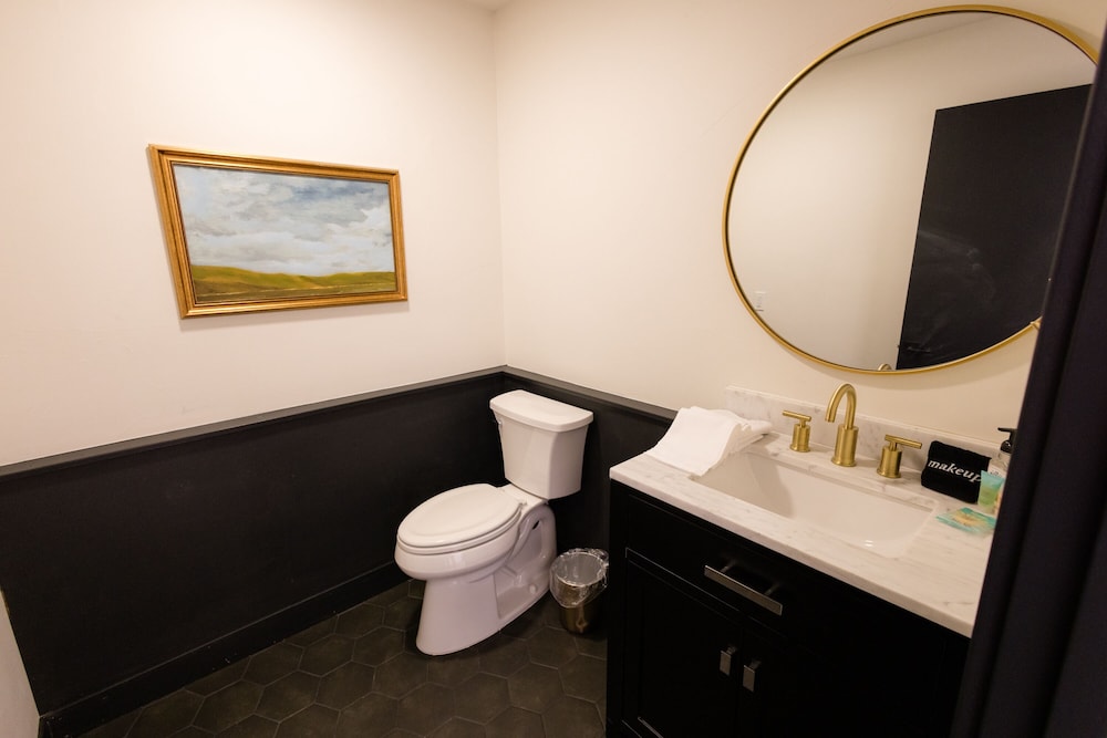 Speakeasy Suites - photo 42