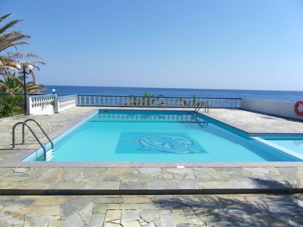 Cypriana Apartments — 4-Star Luxury Hotel in Ierapetra, Greece