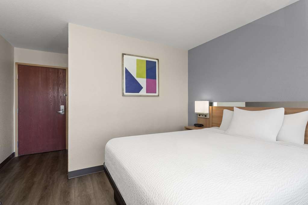 Microtel Inn & Suites by Wyndham Panama City - photo 20
