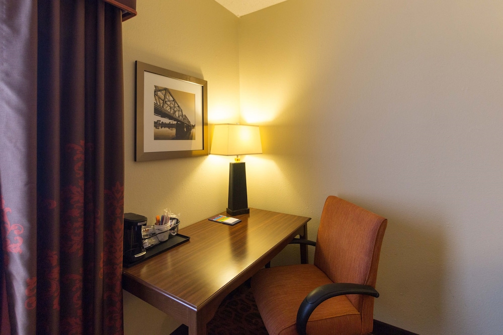 Hampton Inn Columbus South - photo 46