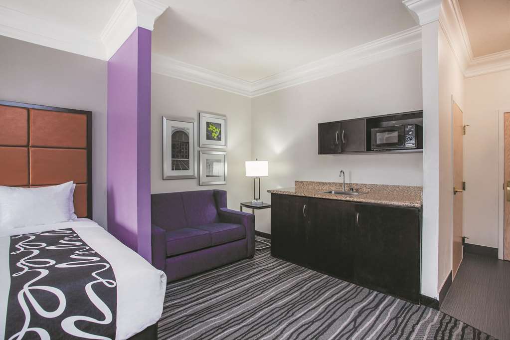 La Quinta Inn & Suites by Wyndham Dublin Pleasanton - photo 20