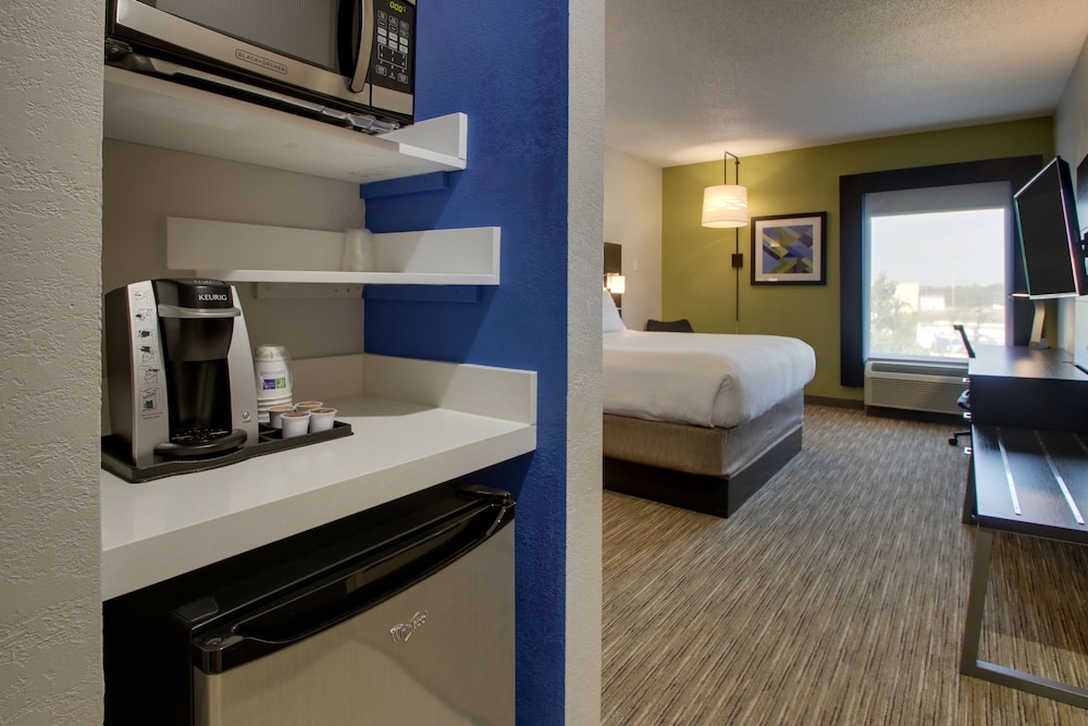 Holiday Inn Express & Suites Lebanon by IHG - photo 5