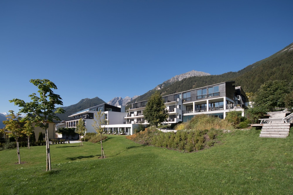 Hotel Appartements Oberhofer — Telfes Im Stubai