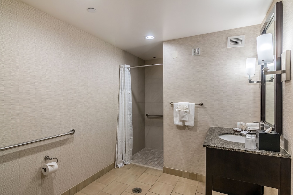 Embassy Suites Palmdale - photo 20