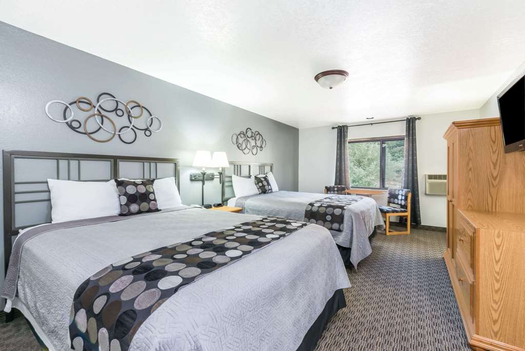 Super 8 by Wyndham Deadwood Black Hills Area - photo 7