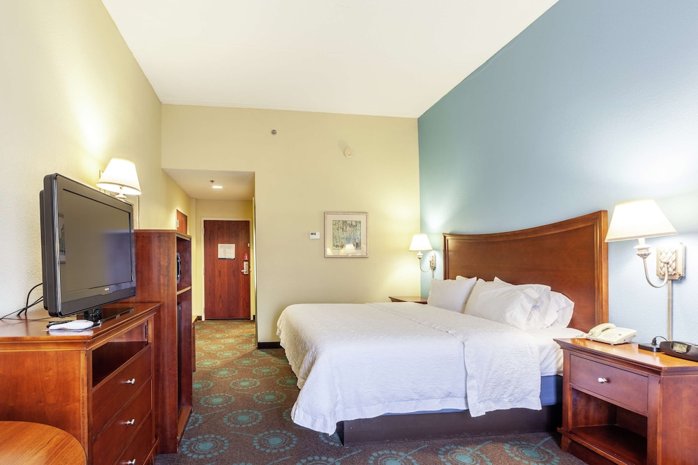 Hampton Inn Martinsburg South Inwood - photo 23