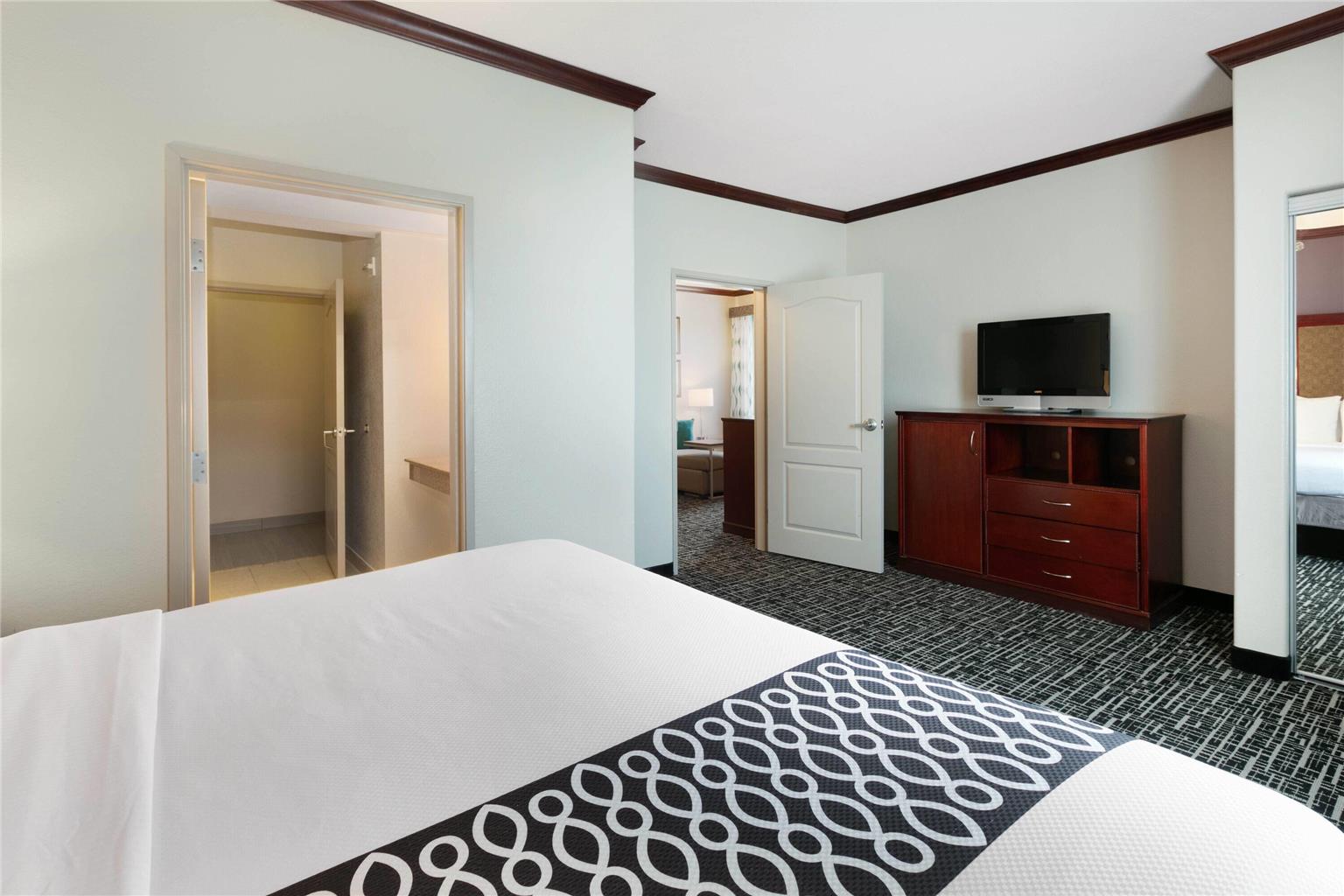 La Quinta Inn & Suites by Wyndham Lindale - photo 23