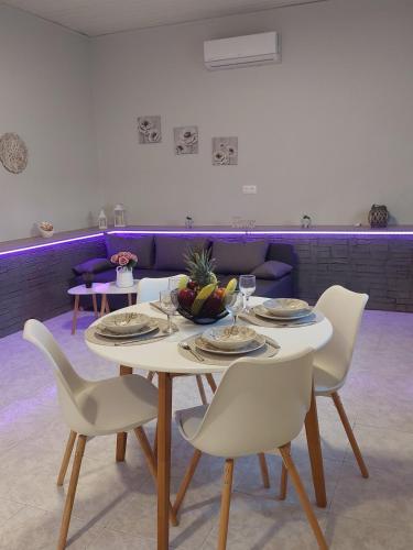 Sunny house — 4-Star Luxury Hotel in Kremasti, Greece