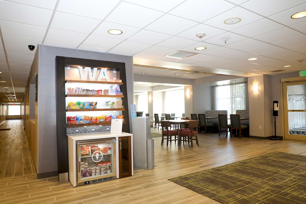 Hampton Inn Ellensburg - photo 32