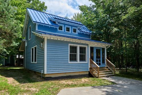 Dollybrook 9 Pet Friendly Community Pool Groups Welcome in Fennville, United States