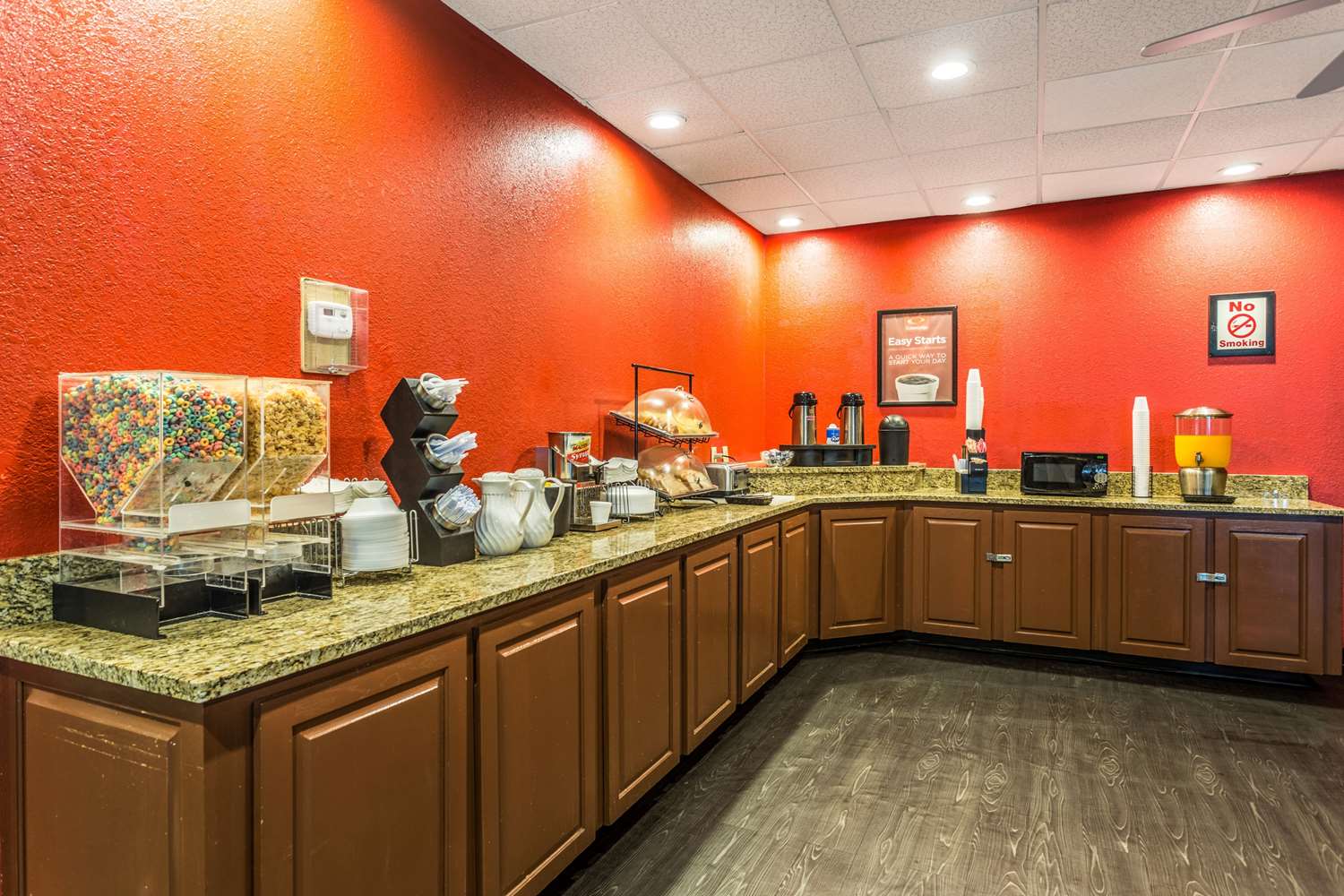 Econo Lodge Homewood Birmingham - photo 10