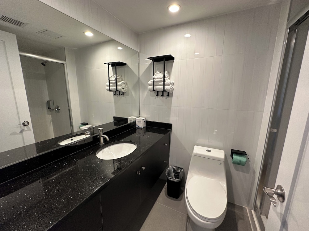 Regal Inn & Suites New York LaGuardia Hotel - photo 25