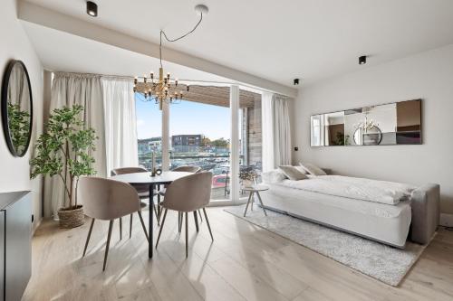 Brand New Downtown Harbor Apartment