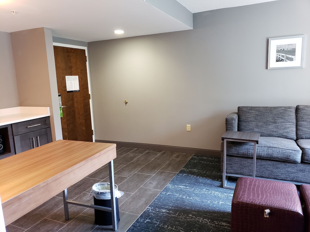 Hampton Inn & Suites Newtown - photo 49