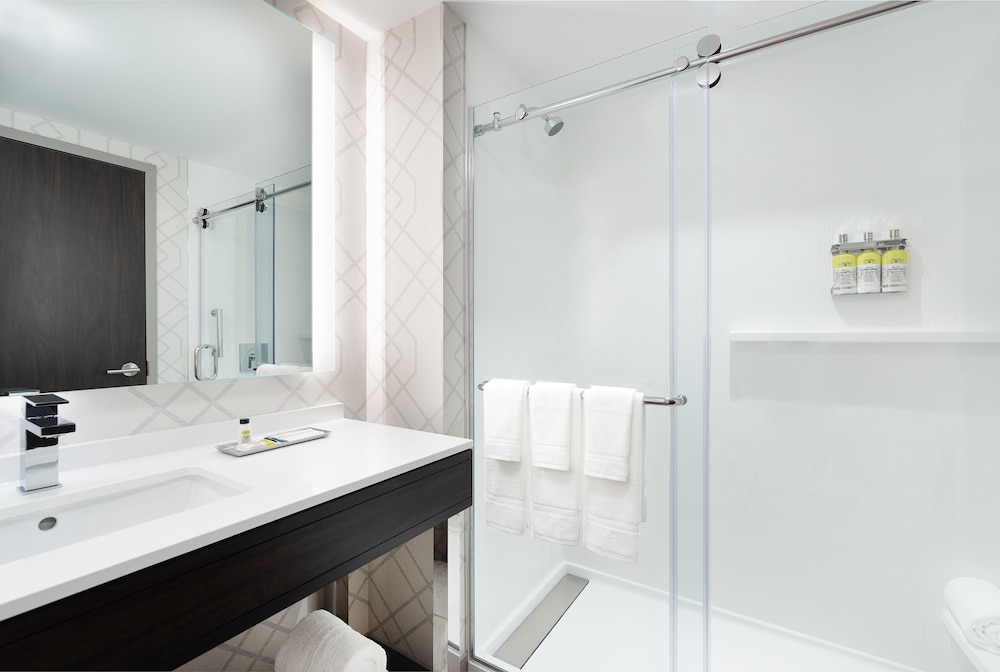 Holiday Inn Boston Logan Airport Chelsea by IHG - photo 13