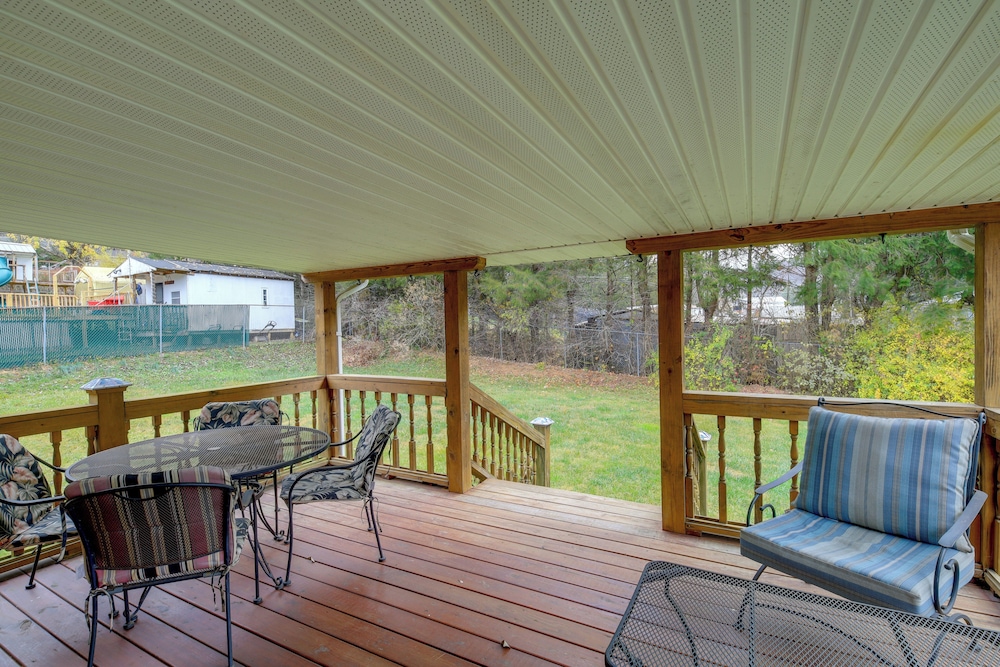 Bluefield Home with Covered Deck Near Parks — Bluefield — photo 2