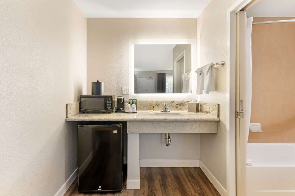 Best Western Plus Rancho Cordova Inn - photo 45