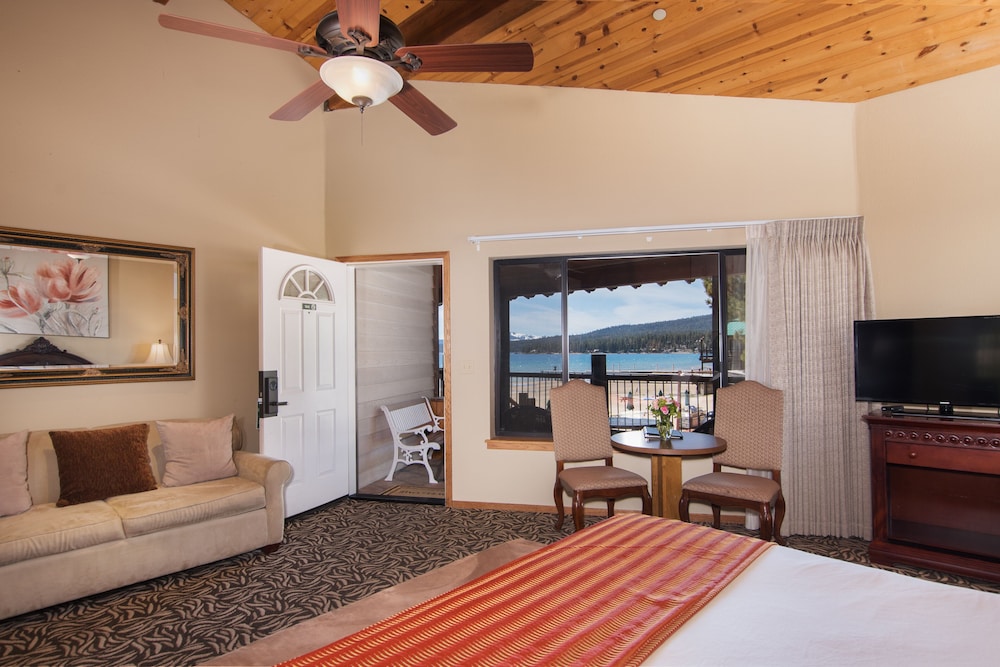 Mourelatos Lakeshore Resort - photo 29
