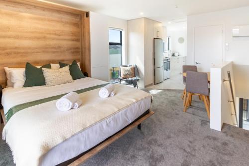 Upper Studio Perfection: 8 Wilmer St. Gem — 4-Star Luxury Hotel in Christchurch, New Zealand