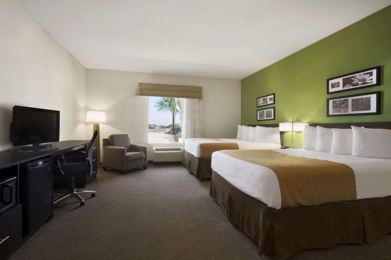 PetroStay Inn & Suites Cotulla - photo 5
