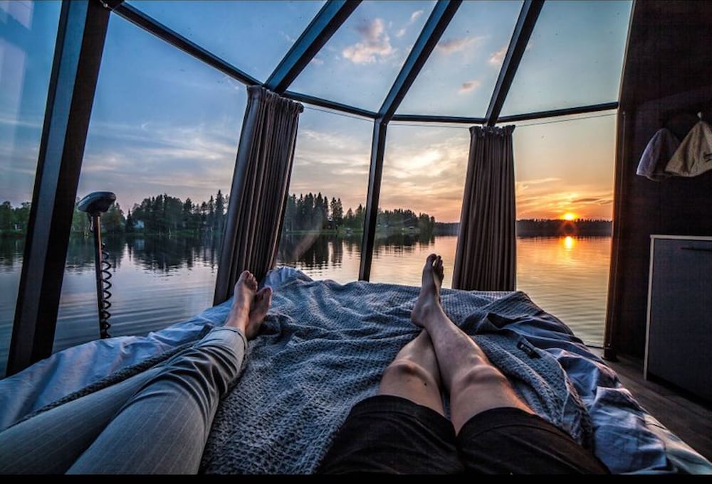 Room in Lodge Peace & Quiet Hotel Floating Glass Room for 2 Guests Experience Northern Lights — hotel in Jokkmokk