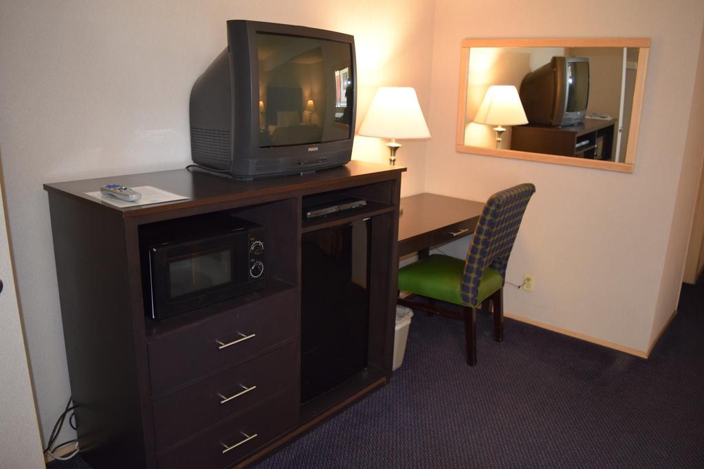 Valley Oaks Inn Woodland - photo 21