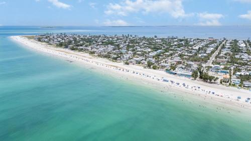 Bikini So Tiny in Anna Maria, United States