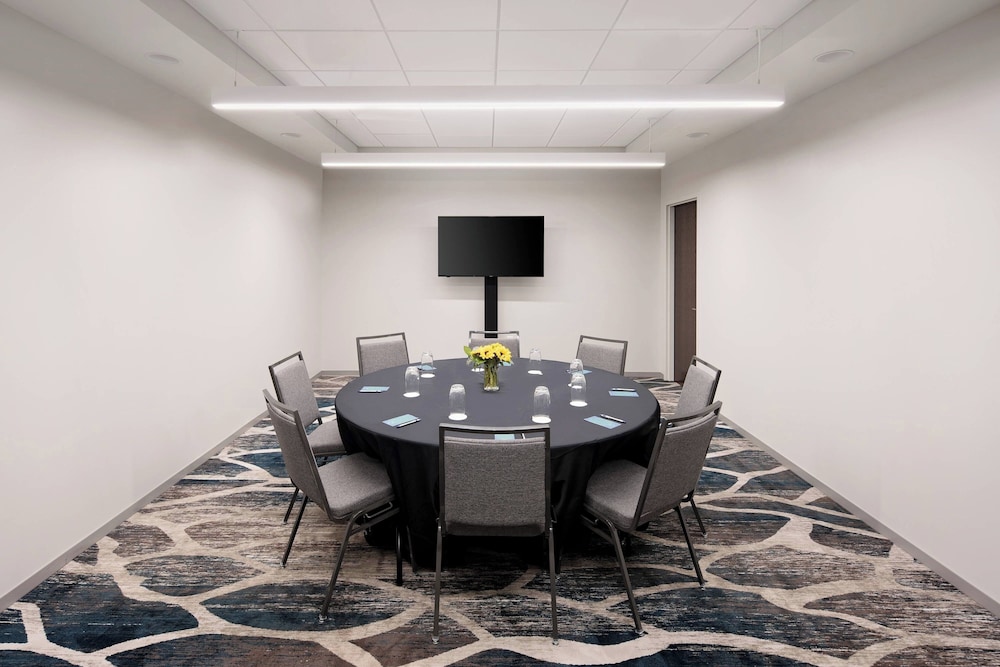 Luminary Hotel & Co. Autograph Hotels - photo 89