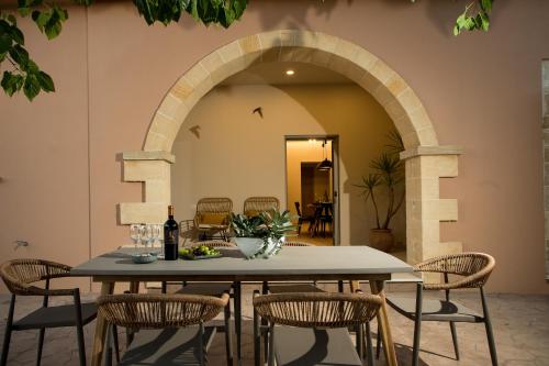 Villa Savina — 4-Star Luxury Hotel in Platanos, Greece
