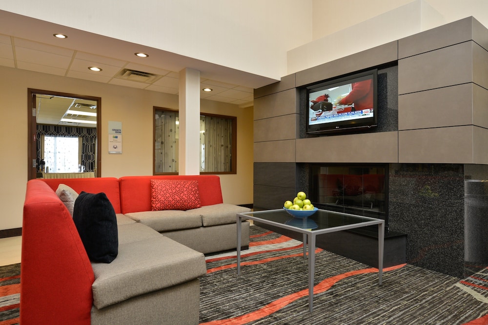 Holiday Inn Express Boston Milford by IHG - photo 47