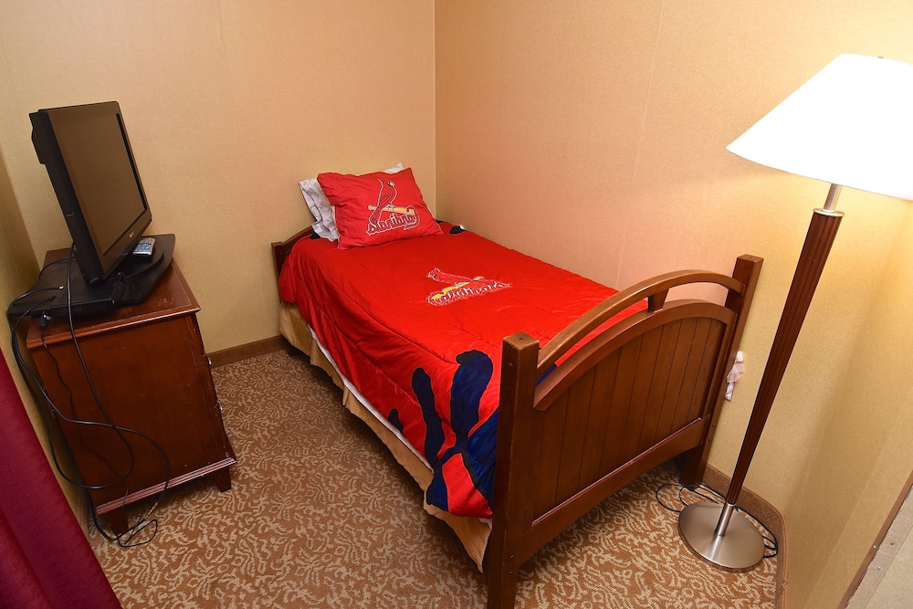 Holiday Inn Express & Suites St. Louis West Fenton by IHG - photo 9