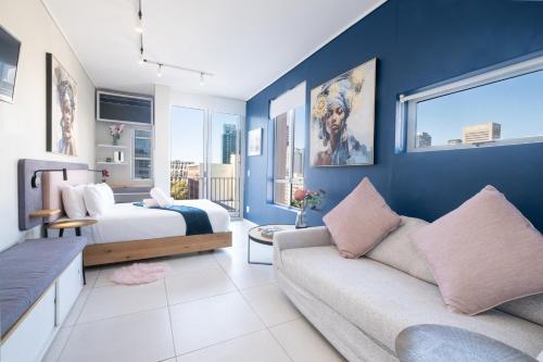 The Rose 506: Studio Apartment with Rooftop Pool
