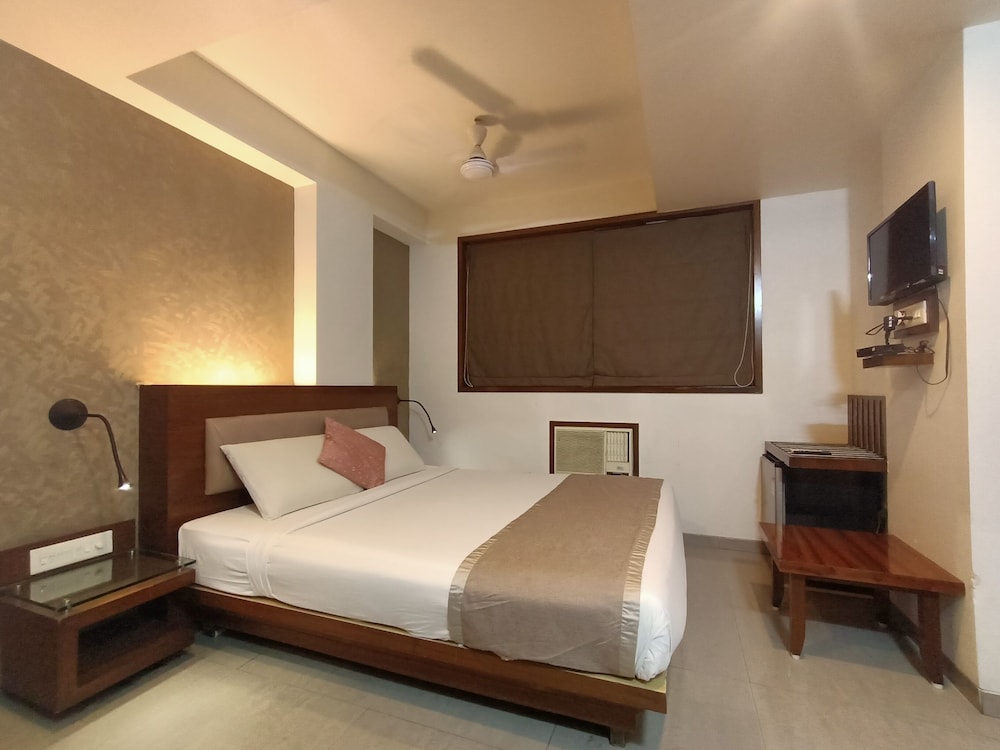 Hotel Vinyasa in Thane, India