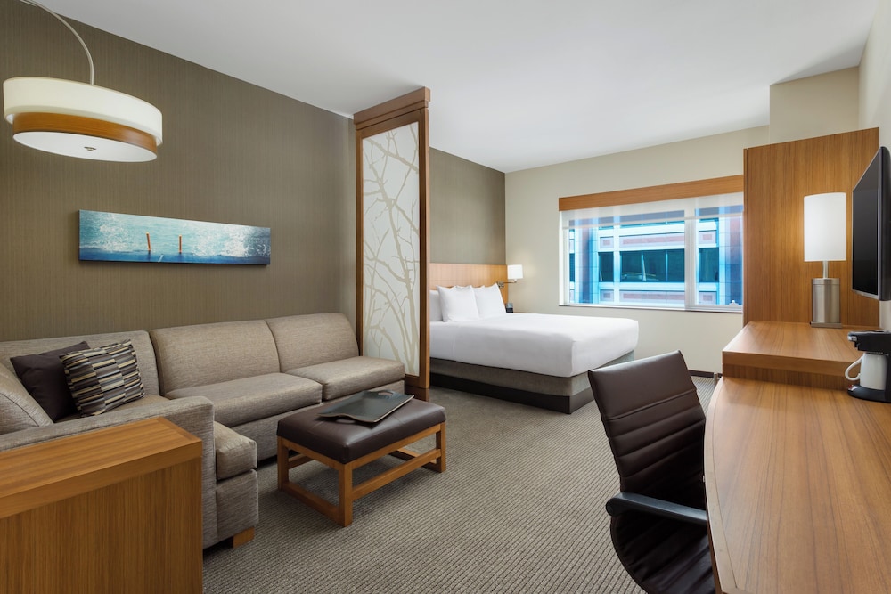 Hyatt Place Chicago Downtown The Loop - carbon neutral hotel in Chicago