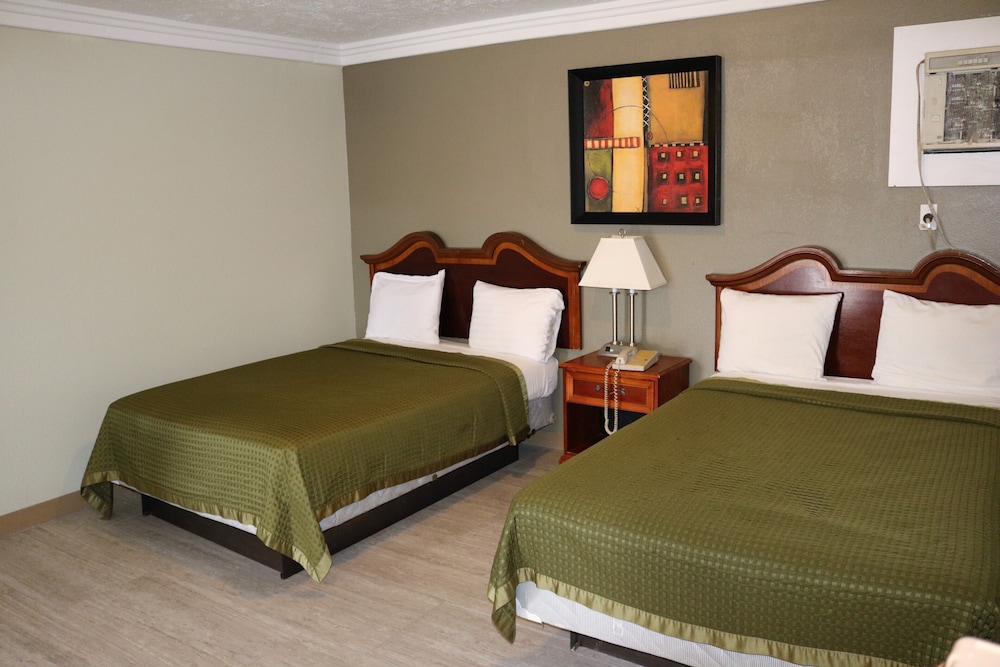 Deluxe Inn Motel - photo 6
