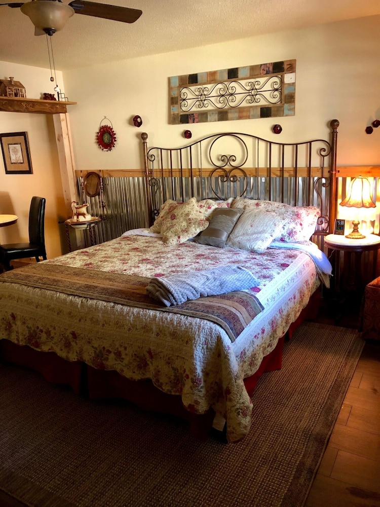 Dusty Boots Motel & Cafe - photo 32