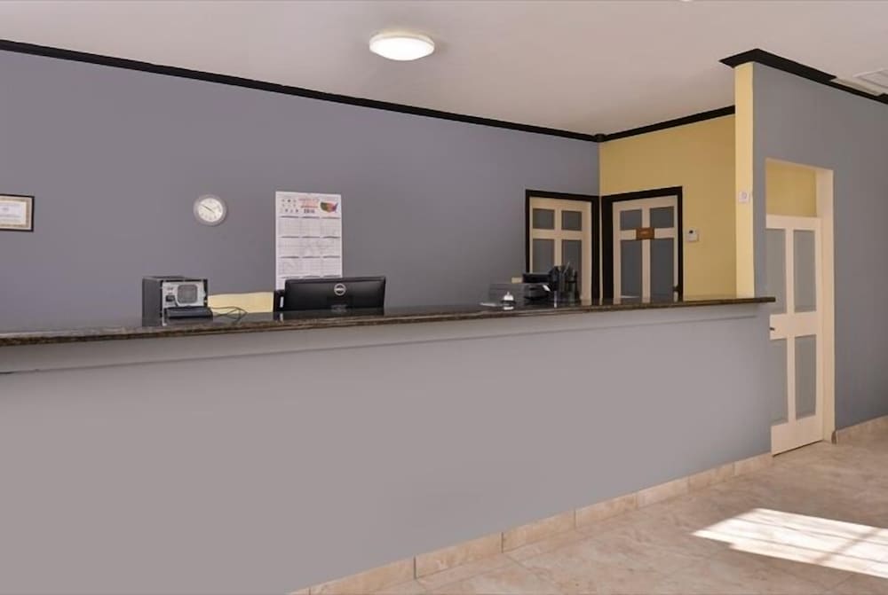 La Bonita Inn And Suites - photo 3