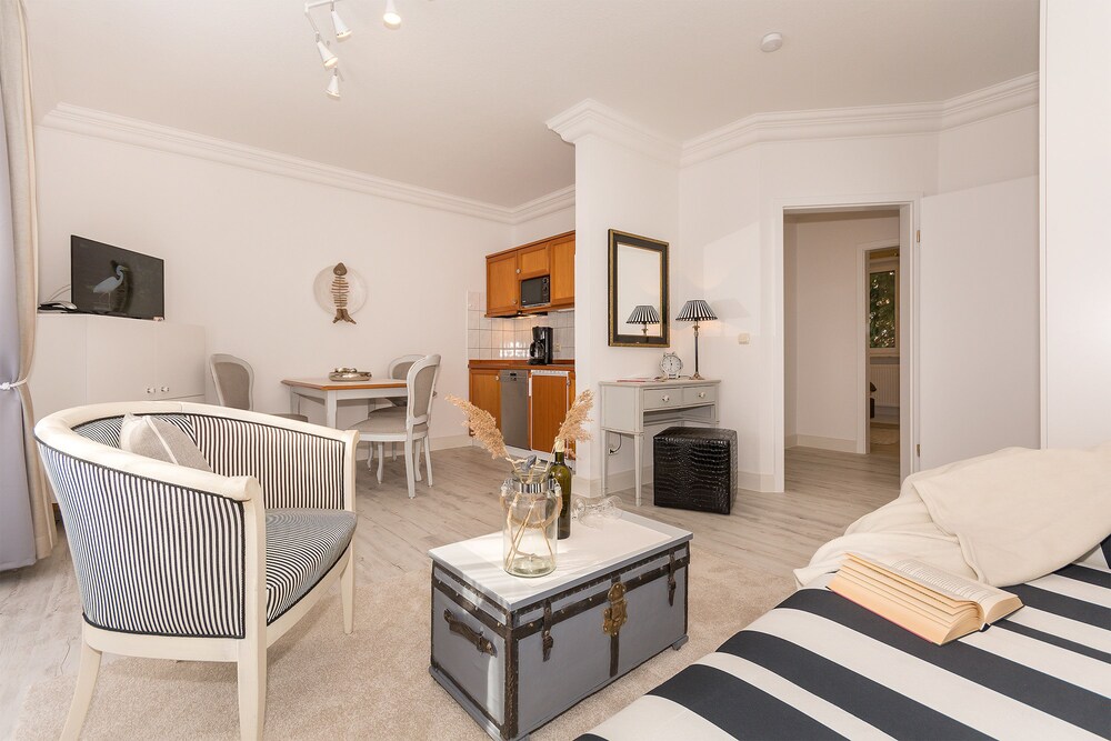 Appartement Villa Steinfurth — 4-Star Luxury Hotel in Ostseebad Binz, Germany