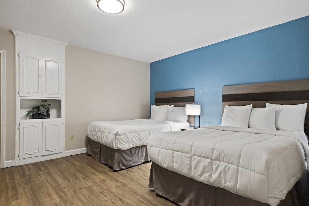 Ocean Crest Inn and Suites - photo 19