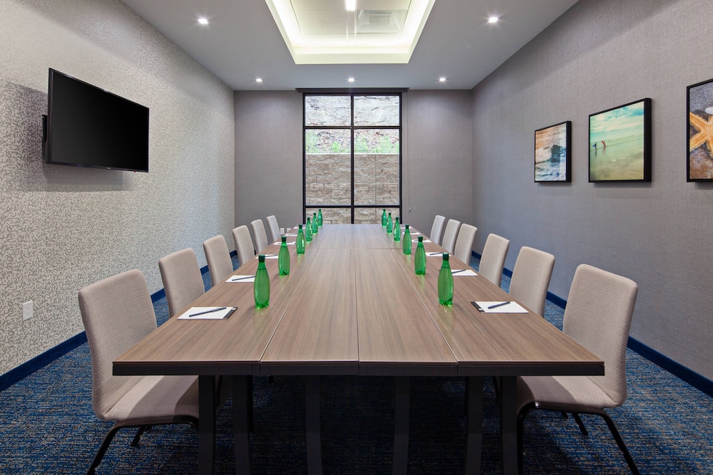 SpringHill Suites by Marriott Escondido Downtown - photo 32