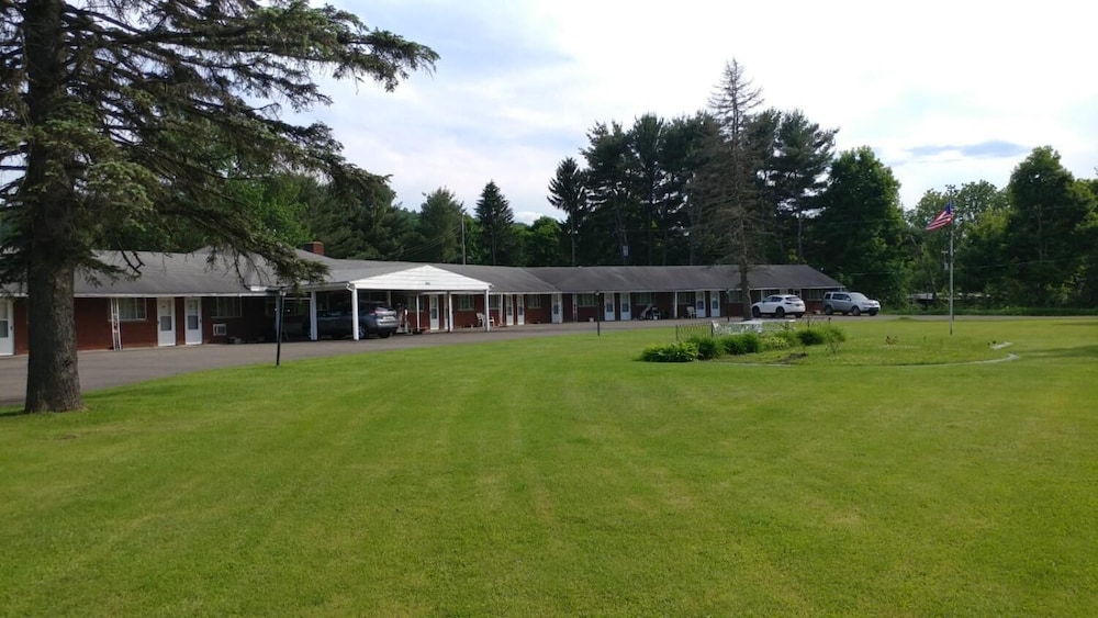Sunrise Motel — hotel in Owego