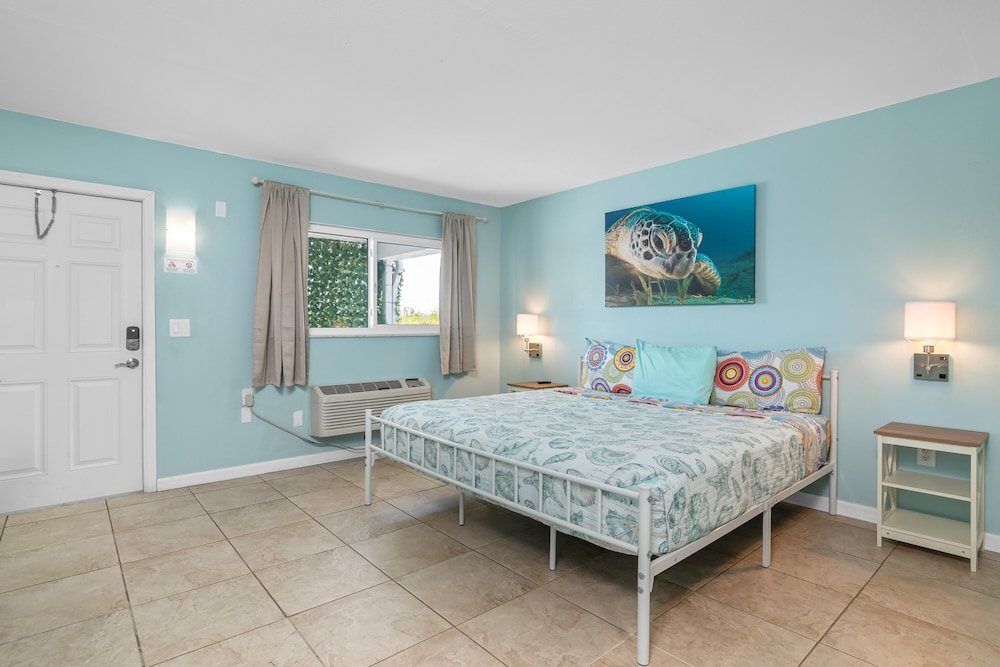 Latitude 26 Waterfront Resort & Marina - photo 17