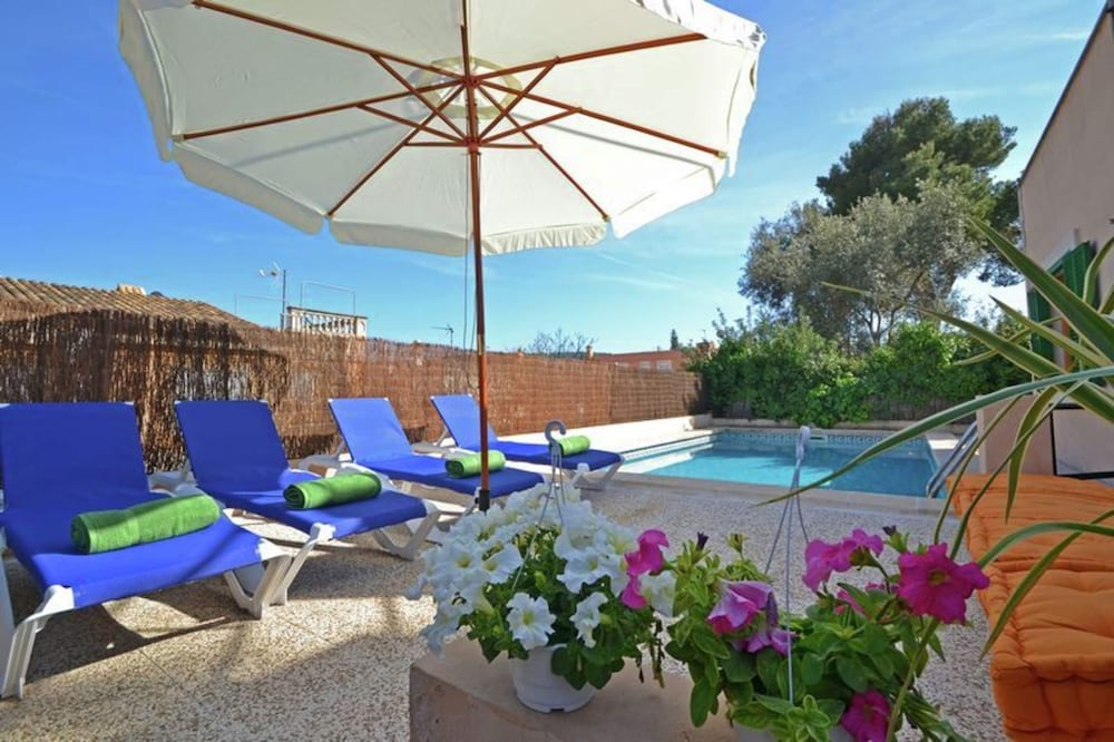 Chalet in El Toro with Pool by the Ocean — 4-Star Luxury Hotel in El Toro, Spain