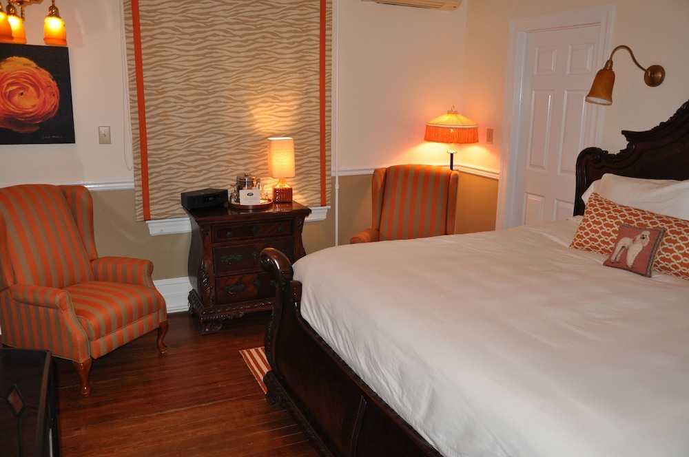 Peter Shields Inn & Restaurant - photo 8